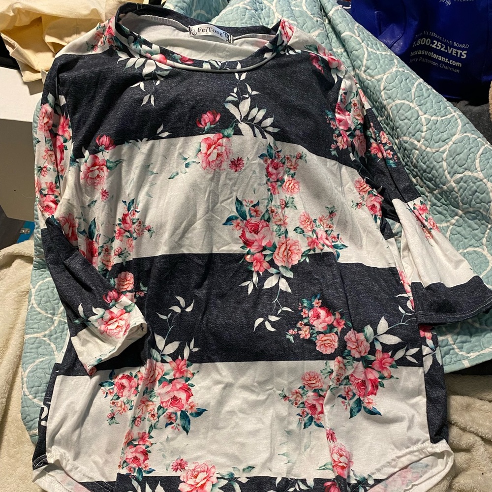 Floral 3/4 sleeve casual shirt